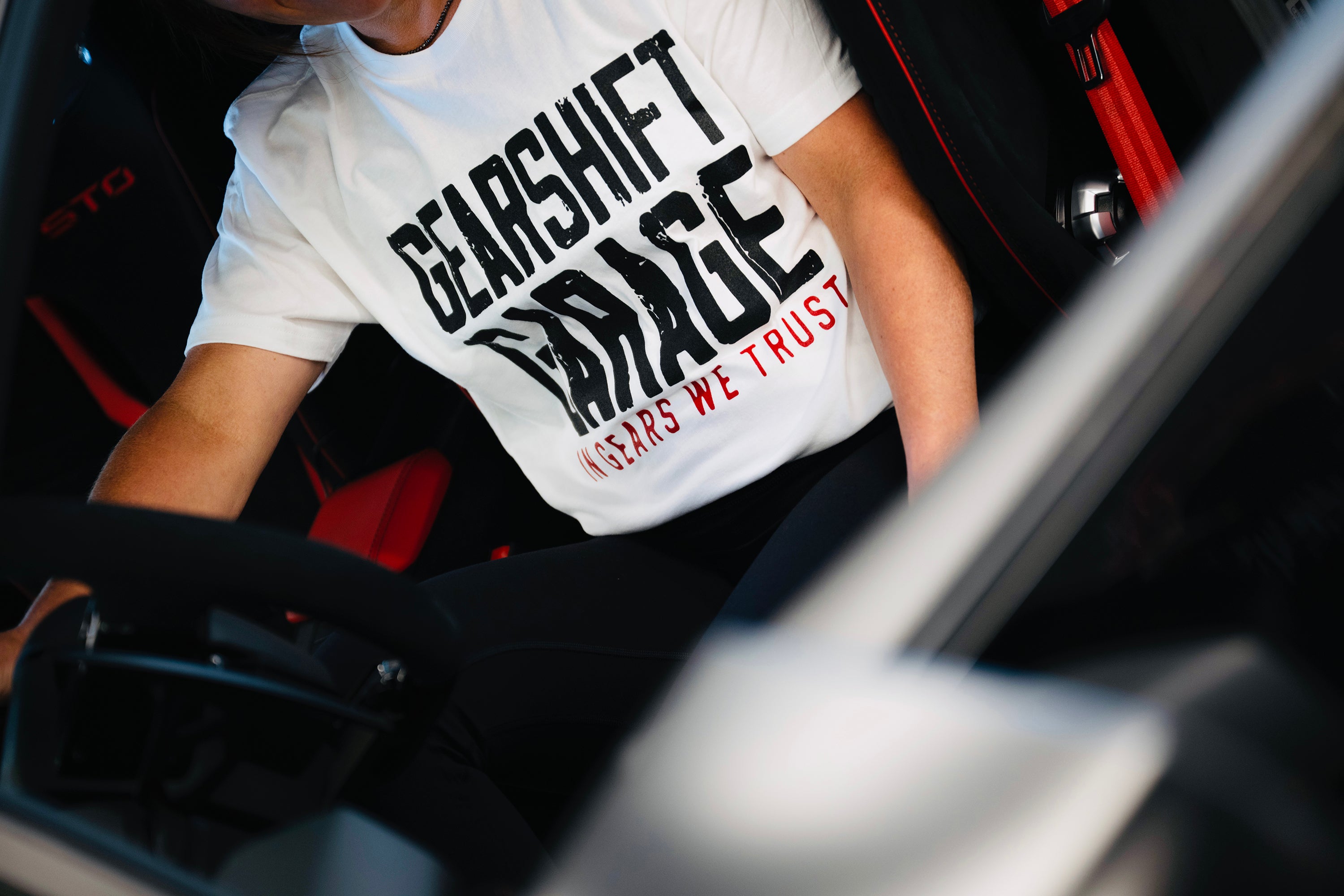 IN GEARS WE TRUST - GSG- Short Sleeve T-shirt - Black Logo